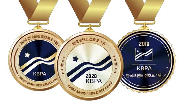 한국브랜드 선호도 1위 수상 메달 3개 (2018 · 2019 · 2020)